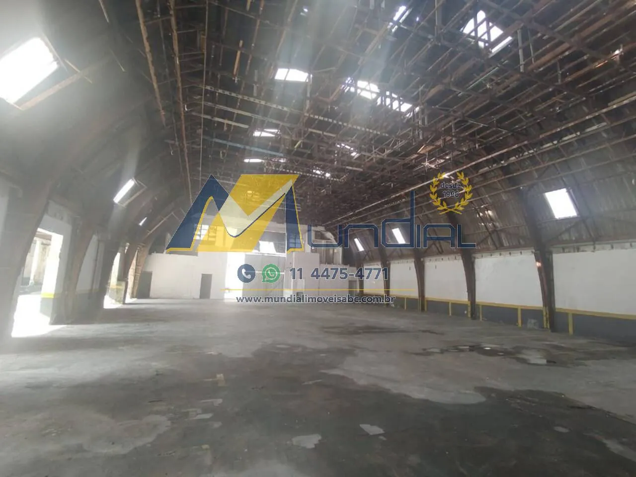 Imagem Galpão para Alugar com 944m² e 70 vagas!!!
