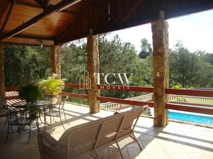 Imagem Casa de Condomínio à Venda em Santana de Parnaíba/SP | 483 m² | 4 Quartos | Piscina | São Paulo/SP