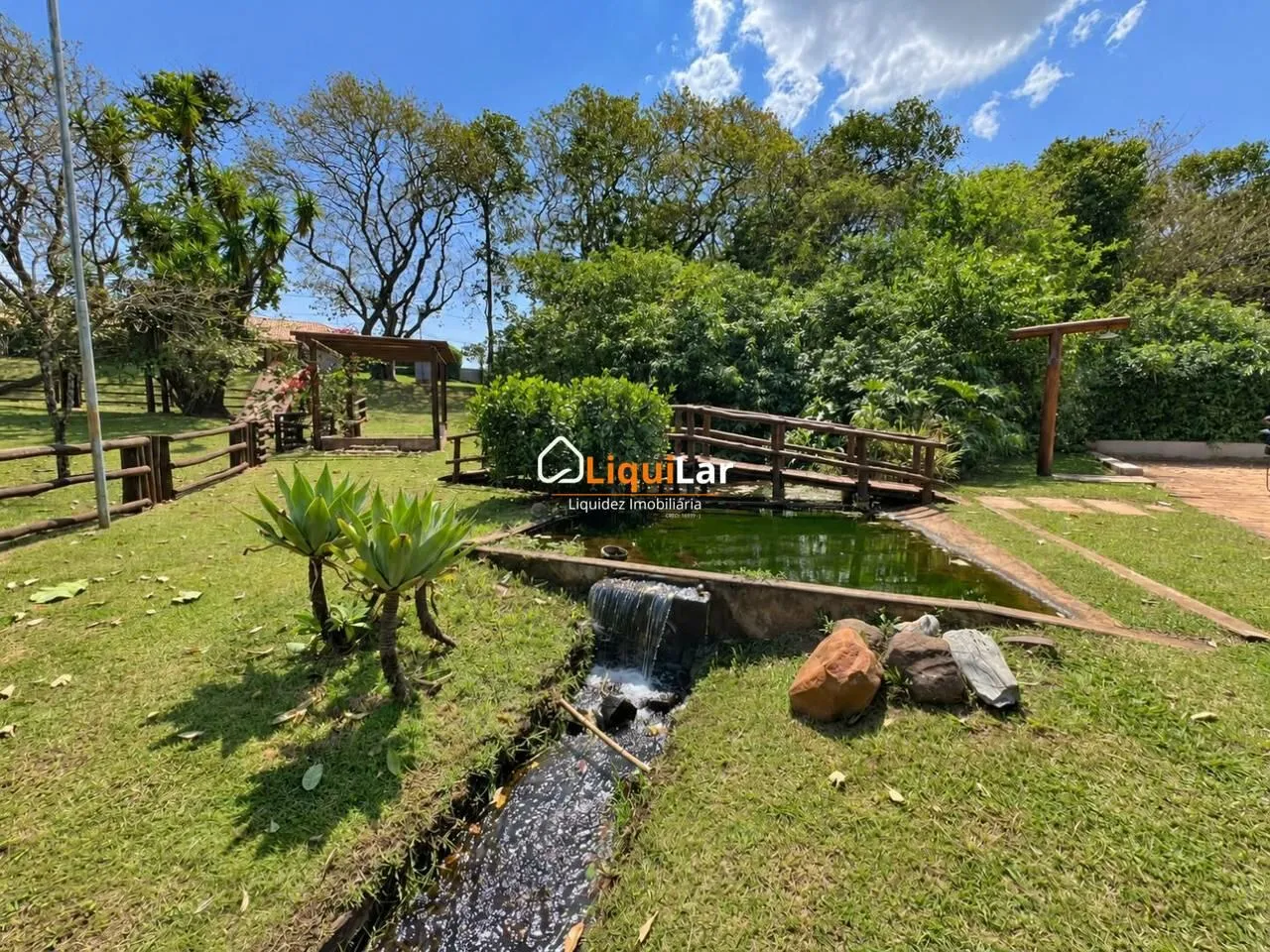 Imagem Casa térrea com 4 suítes no Condomínio Jardim das Paineiras