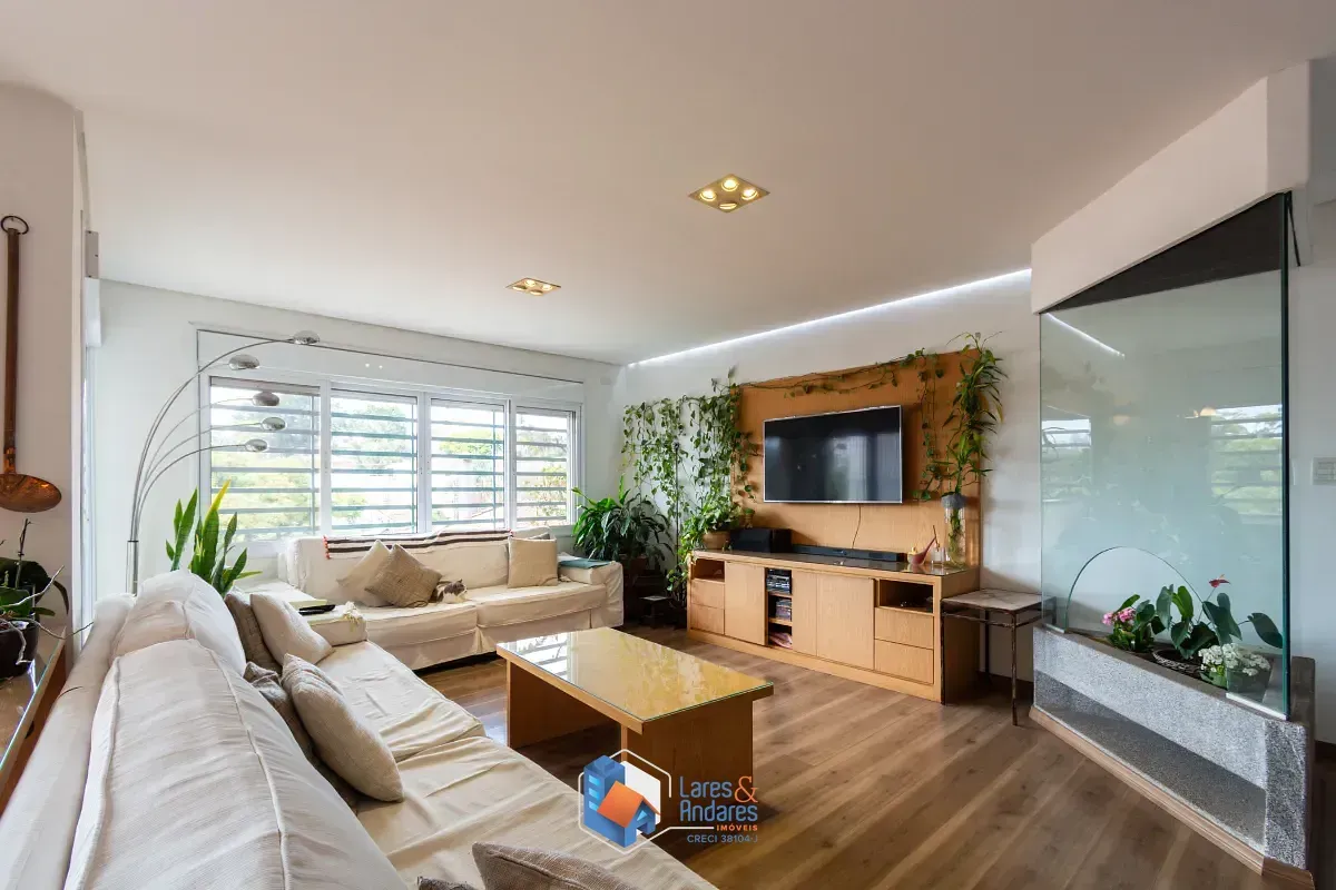 Imagem Casa para venda em Pacaembu com 4 quartos, sendo 3 suítes, 400m²