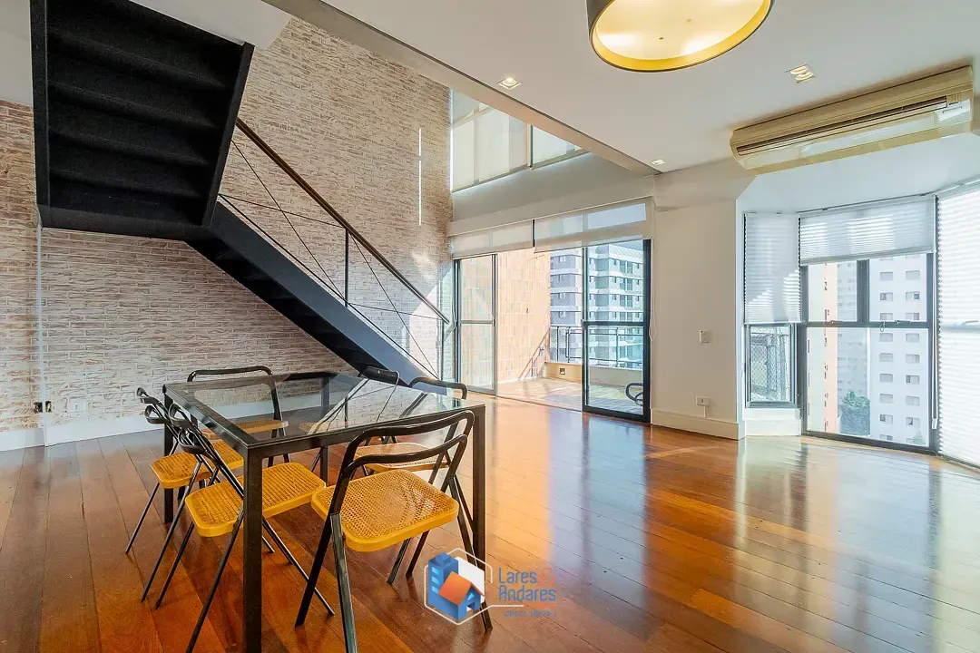 Foto do imóvel Duplex para venda em Pinheiros com 2 quartos, sendo 2 suítes, 132m² em Rua Francisco Leitão