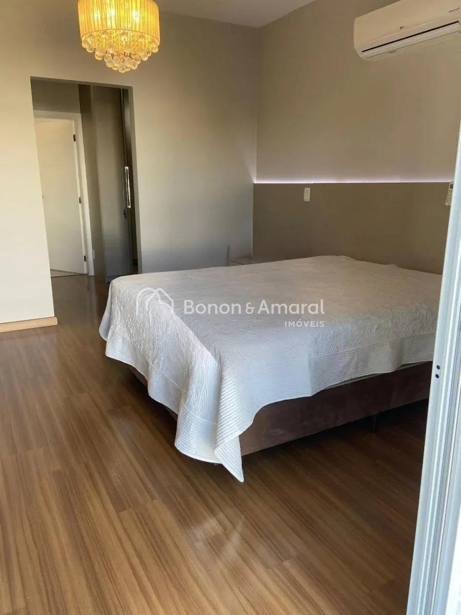 Imagem Casa À Venda com 4 Quartos e 5 Banheiros por R$ 2.350.000 no Swiss Park