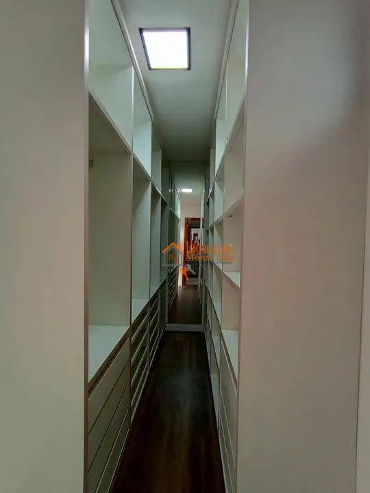 Imagem Sobrado com 3 dormitórios à venda, 240 m² por R$ 2.200.000,00 - Mogi Moderno - Mogi das Cruzes/SP