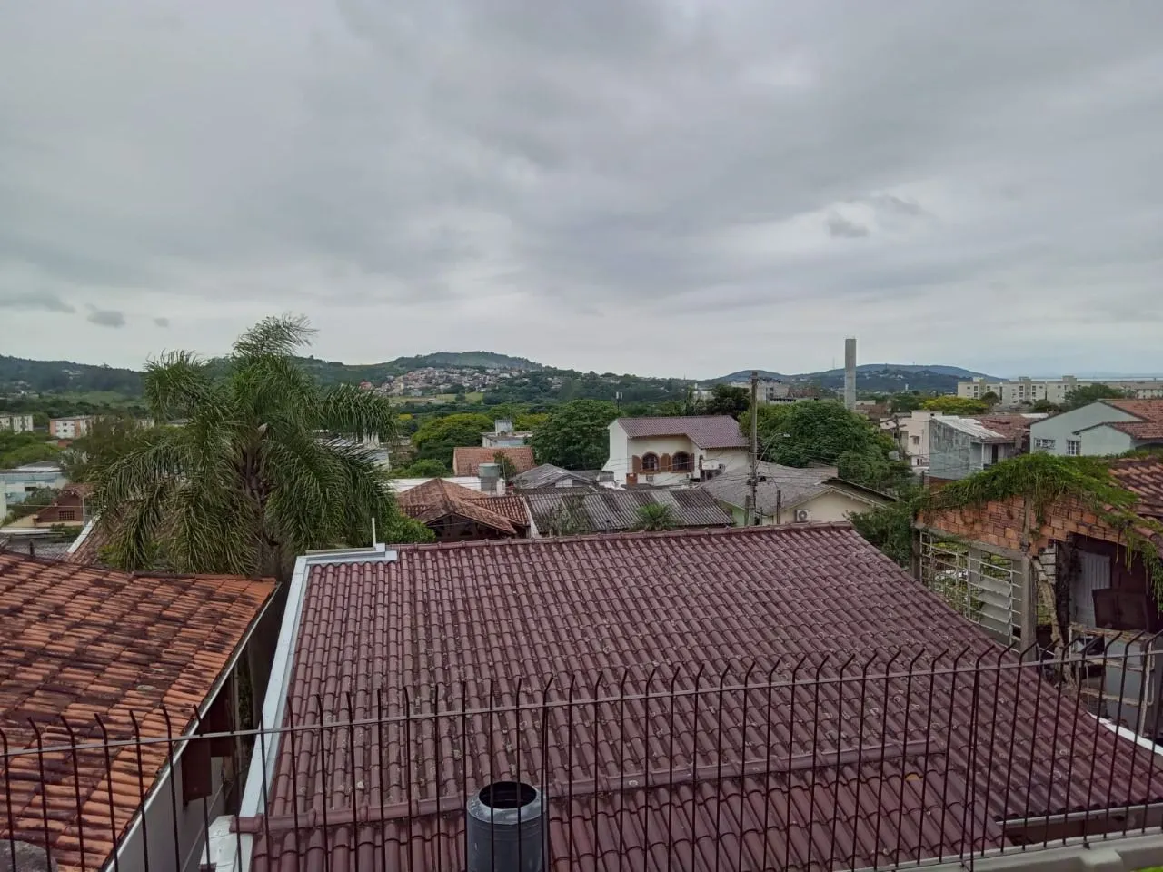 Imagem Casa com 3 dormitórios , 2 vagas de garagem fechada !