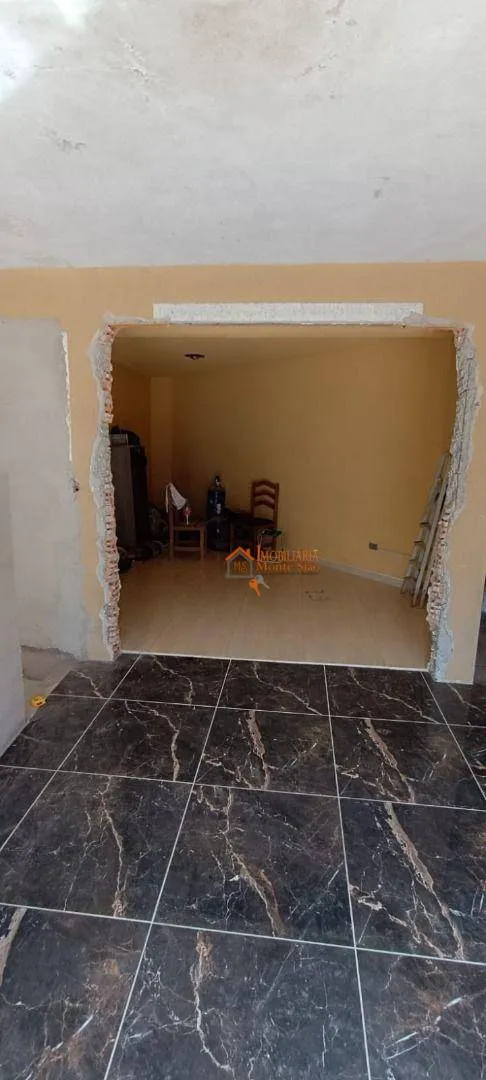 Imagem Sobrado com 2 dormitórios à venda, 100 m² por R$ 640.000,00 - Jardim Adriana - Guarulhos/SP