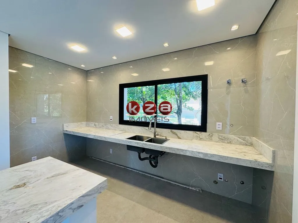 Imagem Casa de Luxo em Condomínio: 5 suítes, 5 salas, 9 banheiros, 4 vagas na cidade de Valinhos-SP, Condomínio Vale do Itamaracá - 760m².