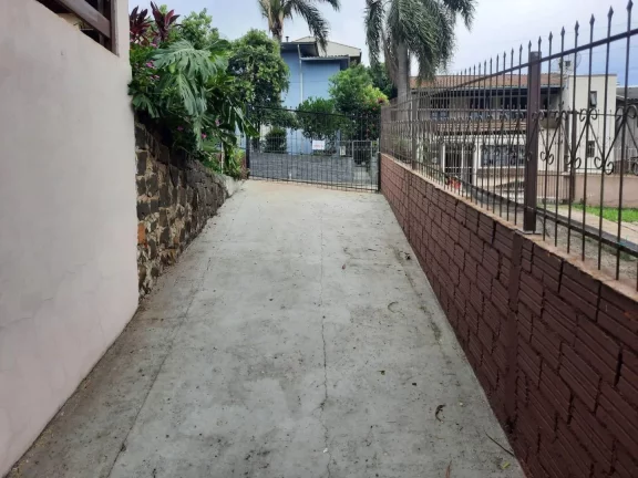 Imagem Casa para Venda em Concórdia, Industriários, 3 dormitórios, 2 banheiros