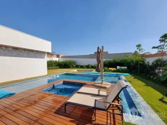Imagem Casa Luxuosa em condomínio fechado com 04 suítes, Mobiliada