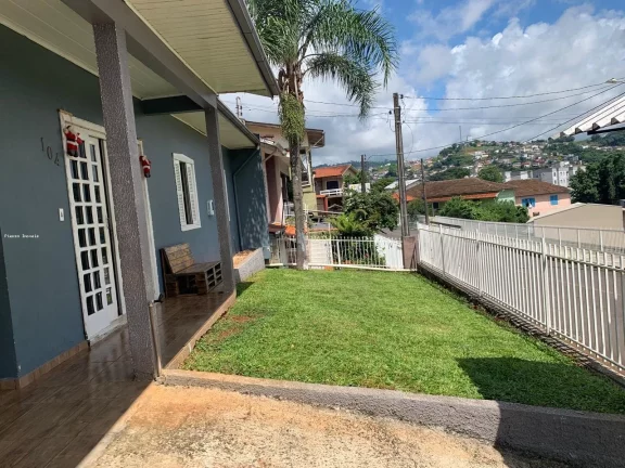 Imagem Casa para Venda em Concórdia, Cinquentenário, 3 dormitórios, 1 banheiro, 1 vaga