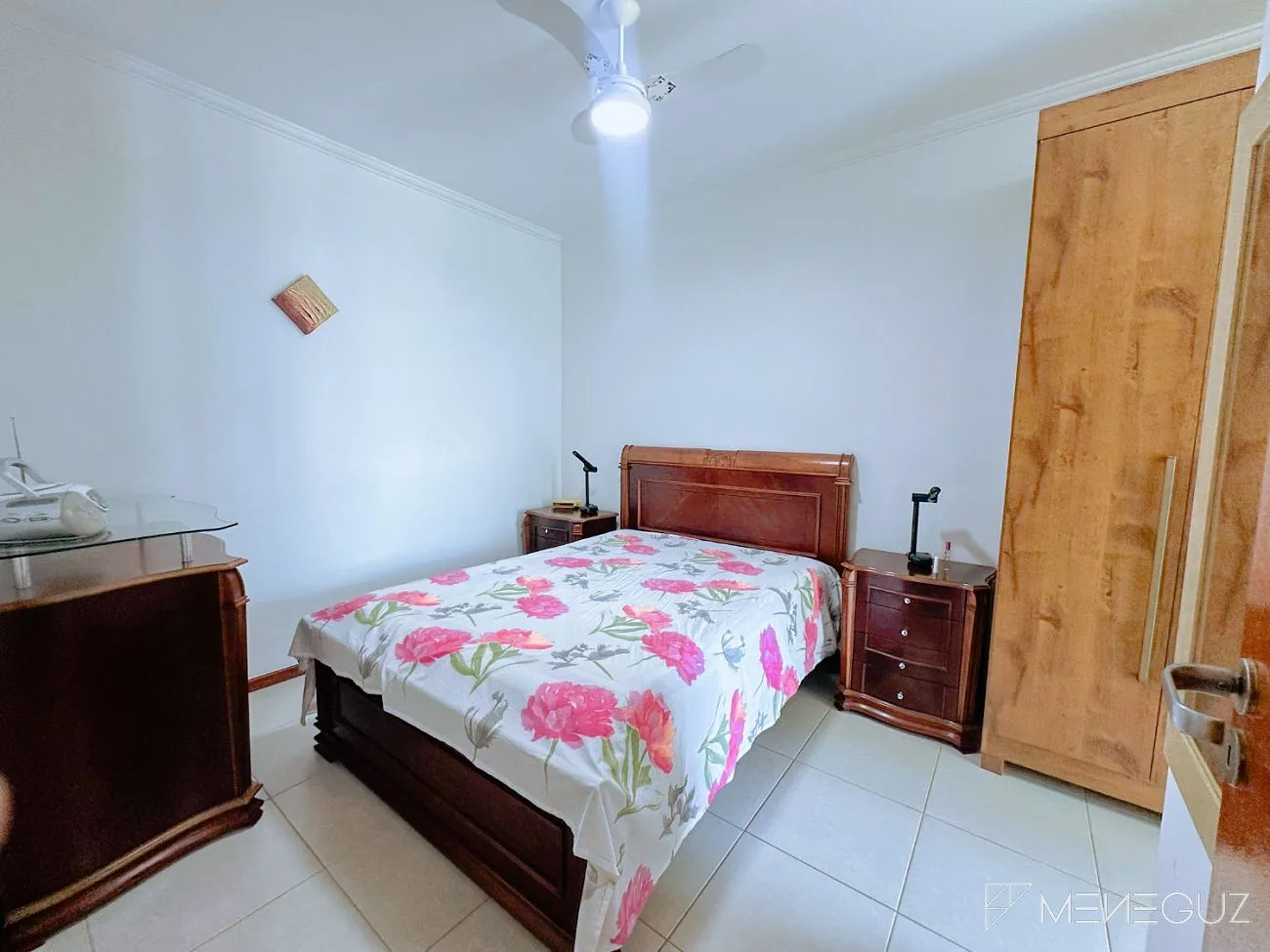 Imagem Apartamento Mobiliado na Praia do Morro - 3 Quartos em Prédio Frente Mar!
