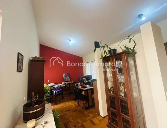 Imagem Casa à venda no bairro Taquaral, em Campinas/SP, localizada a apenas duas quadras da Lagoa do Taqua...