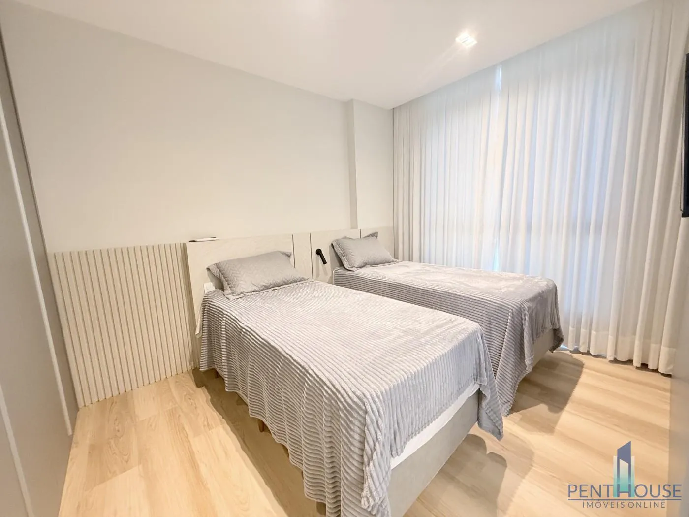 Imagem Apartamento Zona Central para Venda em Balneário Camboriú, CENTRO, 3 dormitórios, 3 suítes, 4 banheiros, 2 vagas