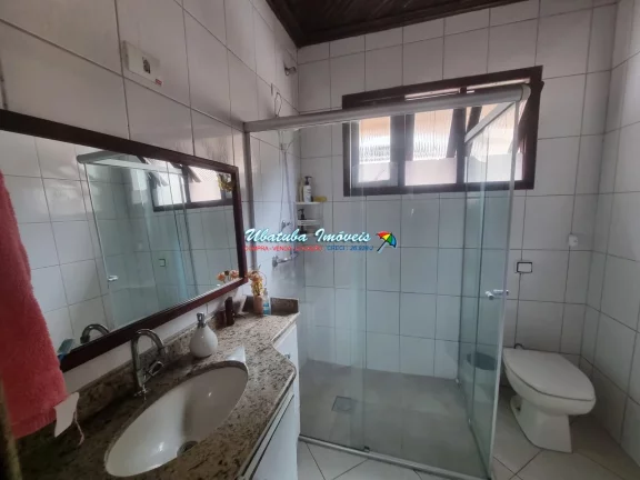 Imagem casa bem localizada com edícula