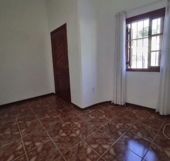 Imagem Casa de 2 dormitórios para venda ,pronta para morar no bairro Santo Antônio em Porto Alegre/RS.