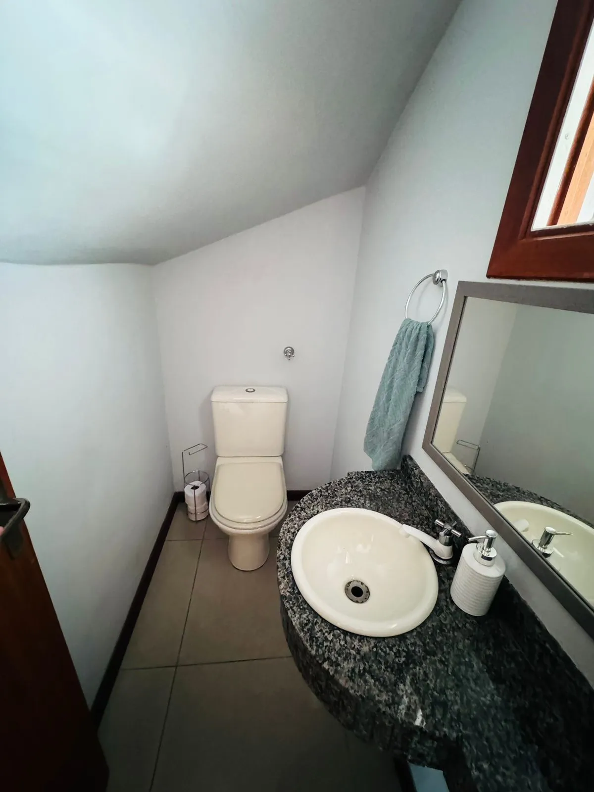 Imagem Casa no bairro Hípica - 3 dormitórios
