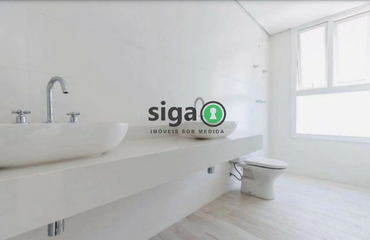 Imagem Casa em Condomínio Fechado com 4 Suítes, Piscina e Quintal Amplo