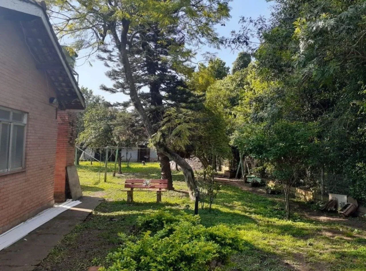 Imagem Terreno com 1353 m² no centro de Esteio / RS.