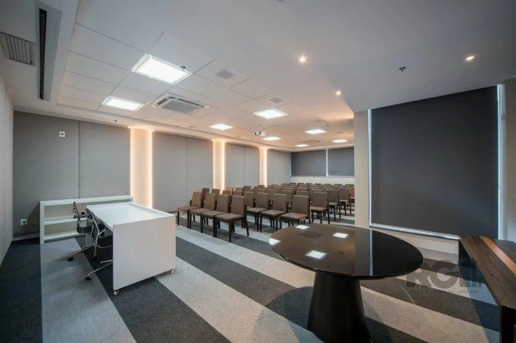 Imagem Conjunto/Sala para Venda - 35m², 0 dormitórios, 1 vaga - Petrópolis