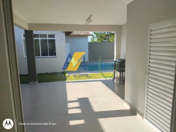 Imagem Linda Casa com 239 m² em Condomínio à Venda com 3 Quartos e 1 Suíte