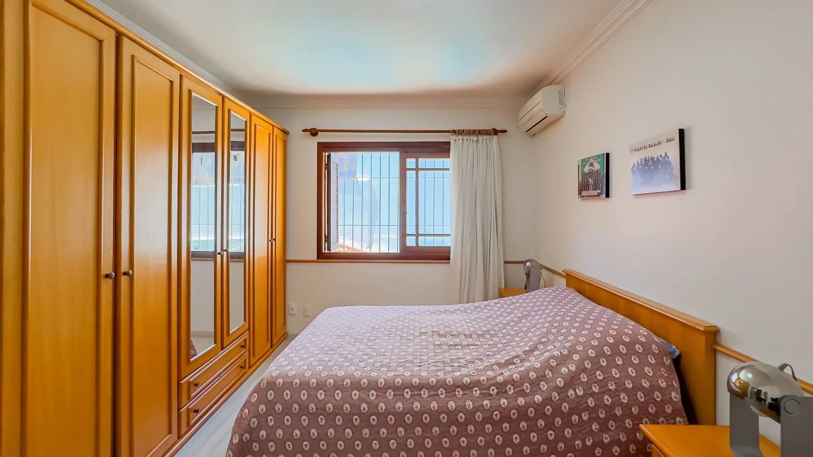 Imagem Casa à venda em Porto Alegre, Chácara das Pedras, com 3 quartos, 261m2