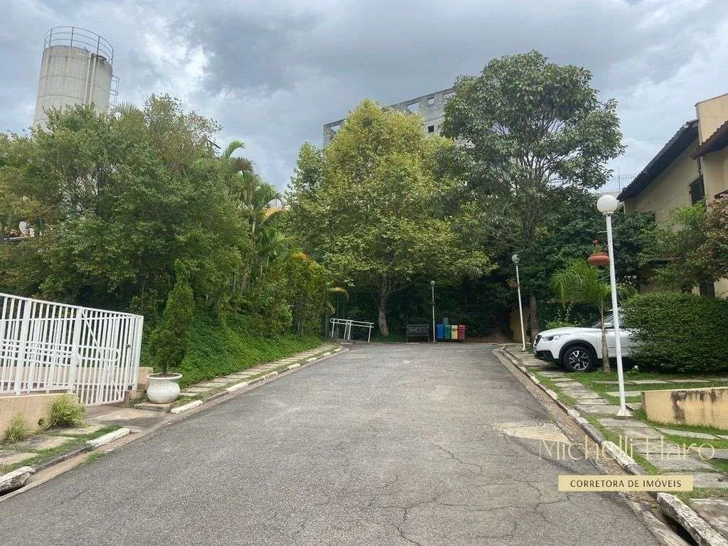 Imagem Sobrado à Venda em Horto do Ipê, São Paulo - SP
