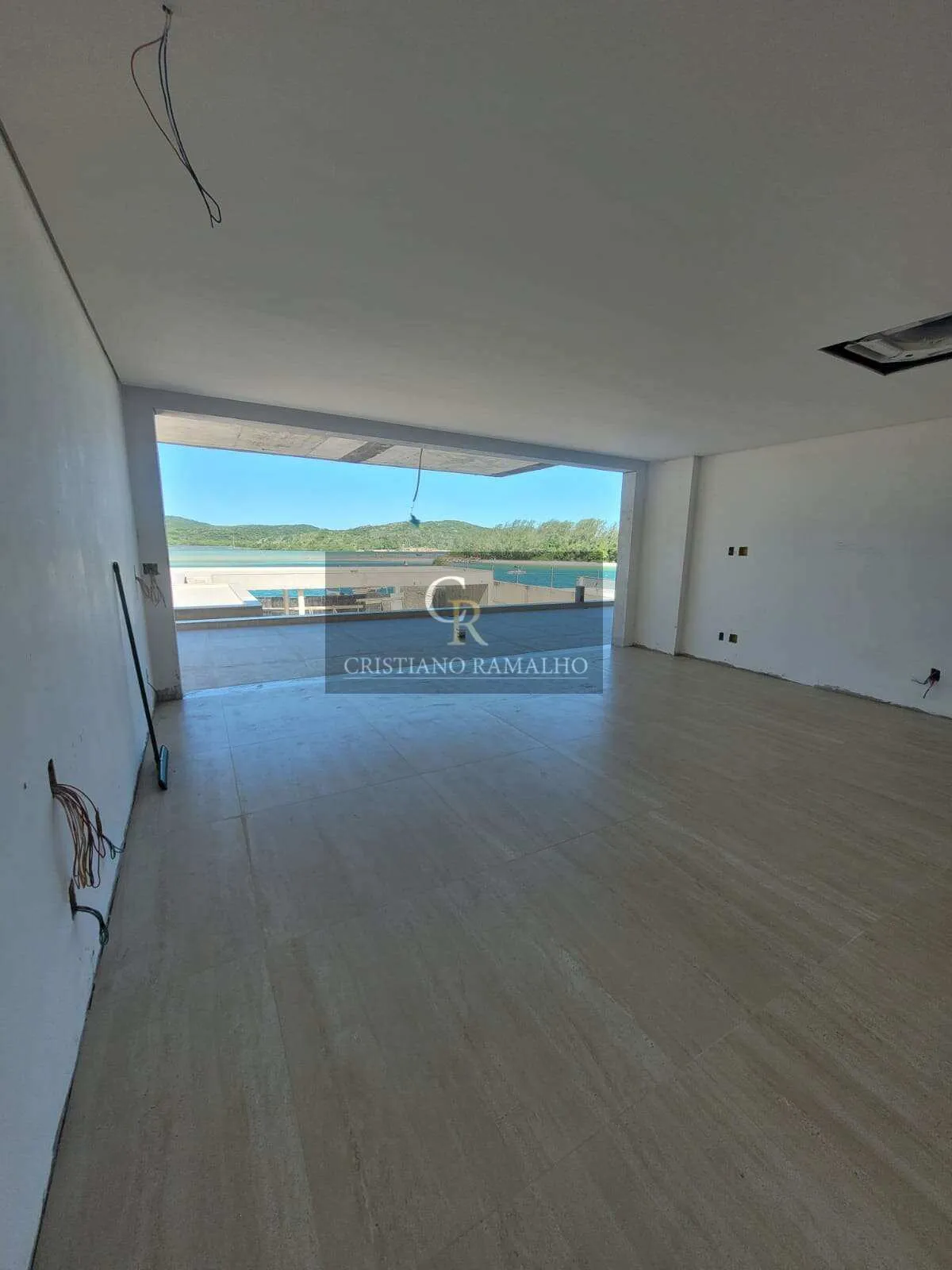 Imagem Casa à venda em Cabo Frio, Passagem, com 6 Suítes e de frente pra Ilha do Japonês