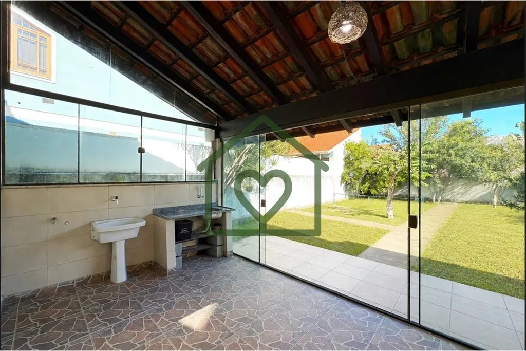 Imagem Está excelente casa destaca-se pelo conforto, amplitude e excelente distribuição dos ambientes, i...