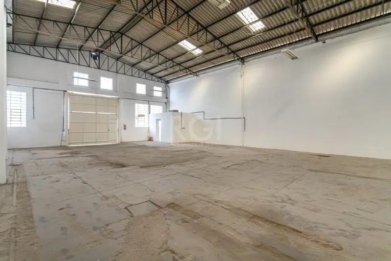 Imagem MÁFFER IMÓVEIS ALUGA - DEPÓSITO / PAVILHÃO NO 4º DISTRITO Rua Comendador Coruja, 131 - Floresta | Porto Alegre/RS Área privativa: 502 m² Com estacionamento frontal