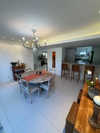 Imagem Espetacular Casa Mobiliada no Condomínio Residencial Quatro Rodas em Itapuã, Salvador-BA 4 Quartos, 2 Suítes, Área Gourmet, Piscina Imperdível!