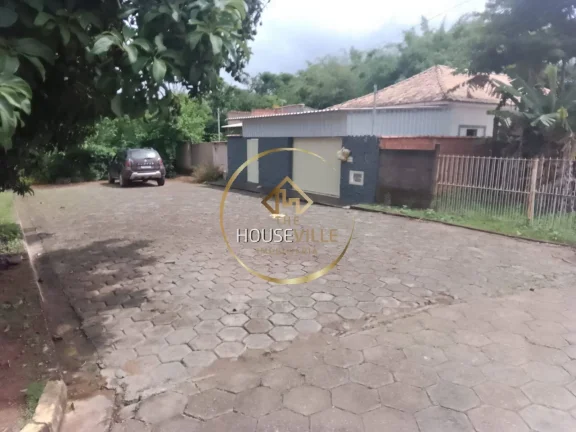 Imagem Casa 3 Dormitórios (1 suíte), 330 m2 em Heliodora Minas Gerais.