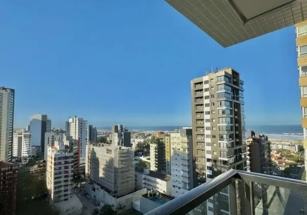 Imagem Apartamento em Torres Alto padrão de 3 dormitórios e 2 vagas