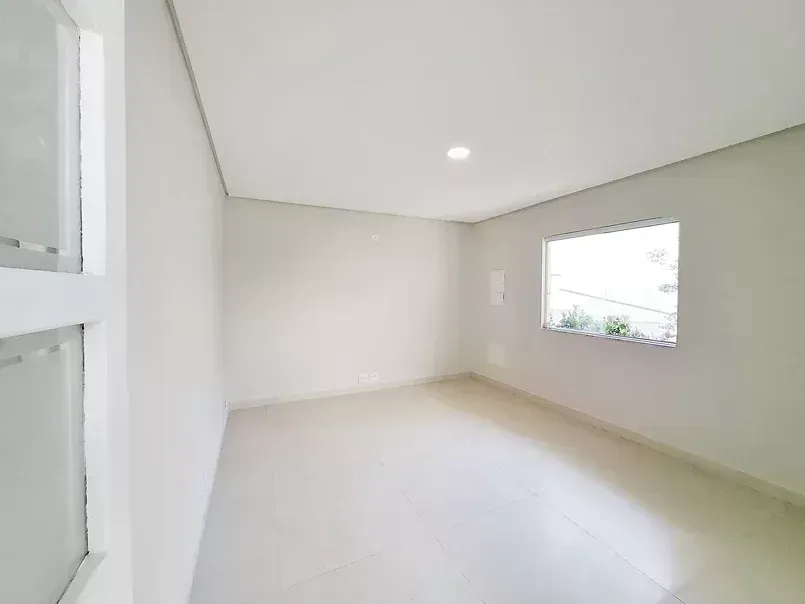 Imagem Belíssima Casa São 4 suítes com sacada, 6 banheiros, + sala de TV e escritório, sala dupla com l...