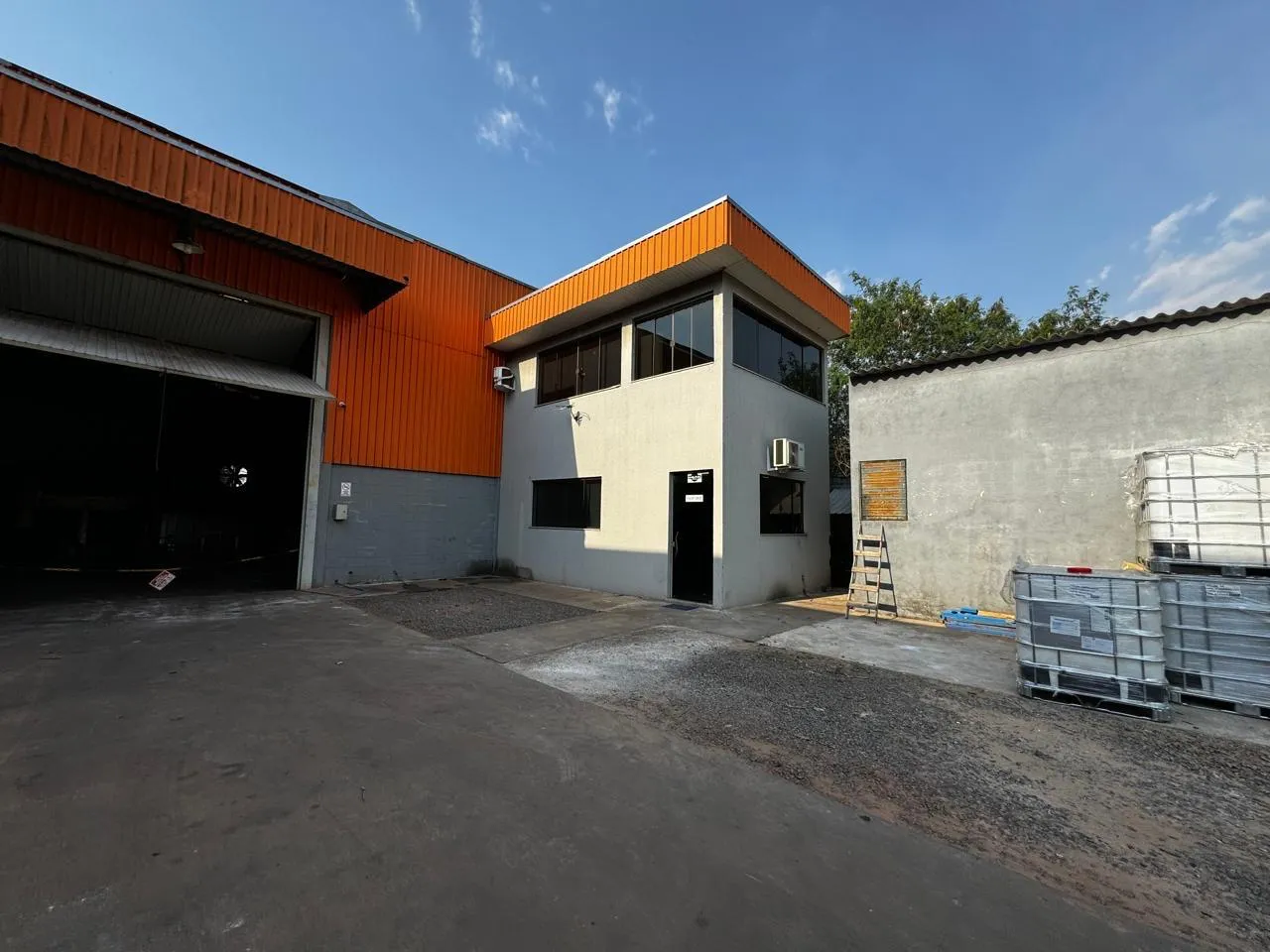 Imagem Salão Comercial 2000m Umuarama-PR 351
