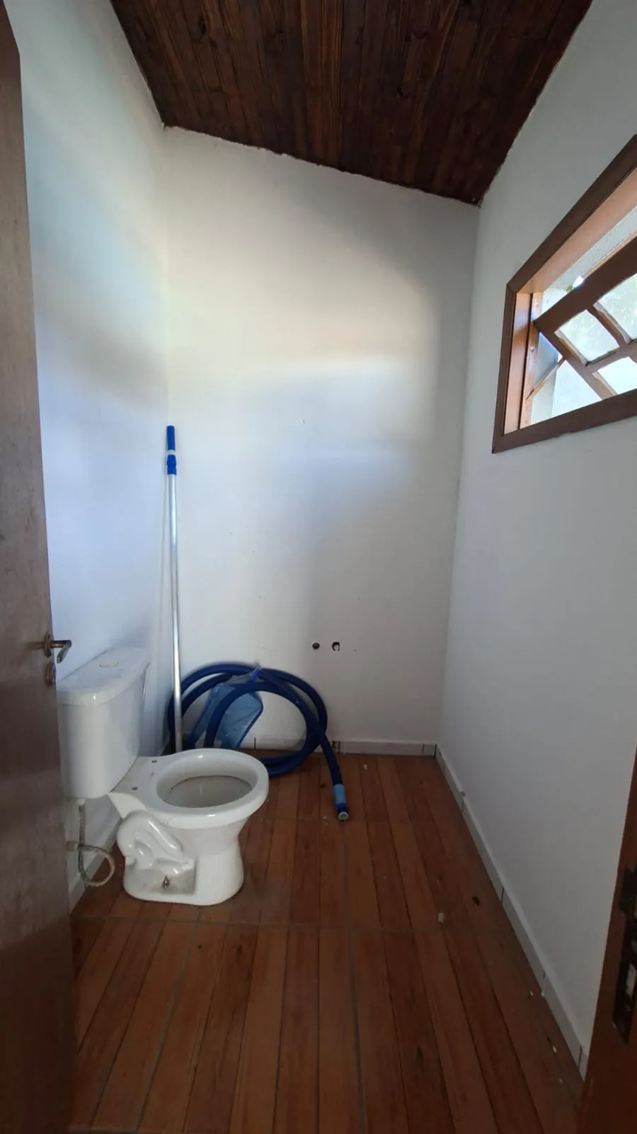 Imagem Casa impecável com suíte, piscina e espaço gourmet no Dom Feliciano - Centro de Viamão!