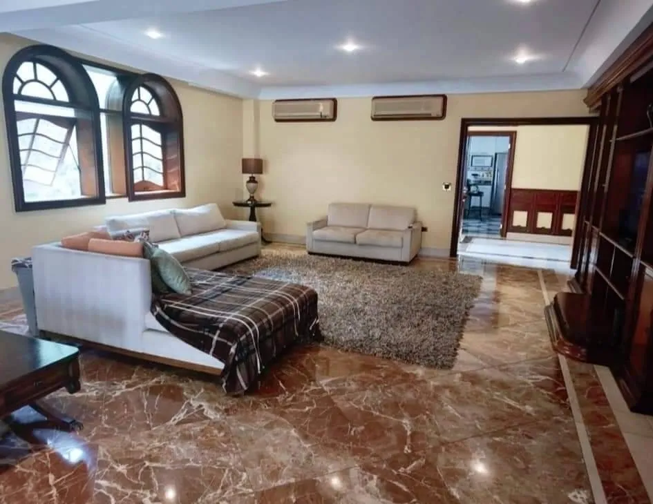 Imagem Imponente Casa à Venda em Tamboré - 5 Suítes, Piscina, Academia e Infraestrutura Completa