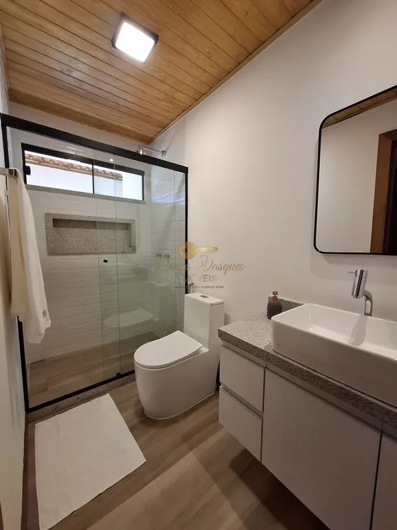 Imagem Casa em Condomínio para Venda em Teresópolis / RJ no bairro Vale Alpino