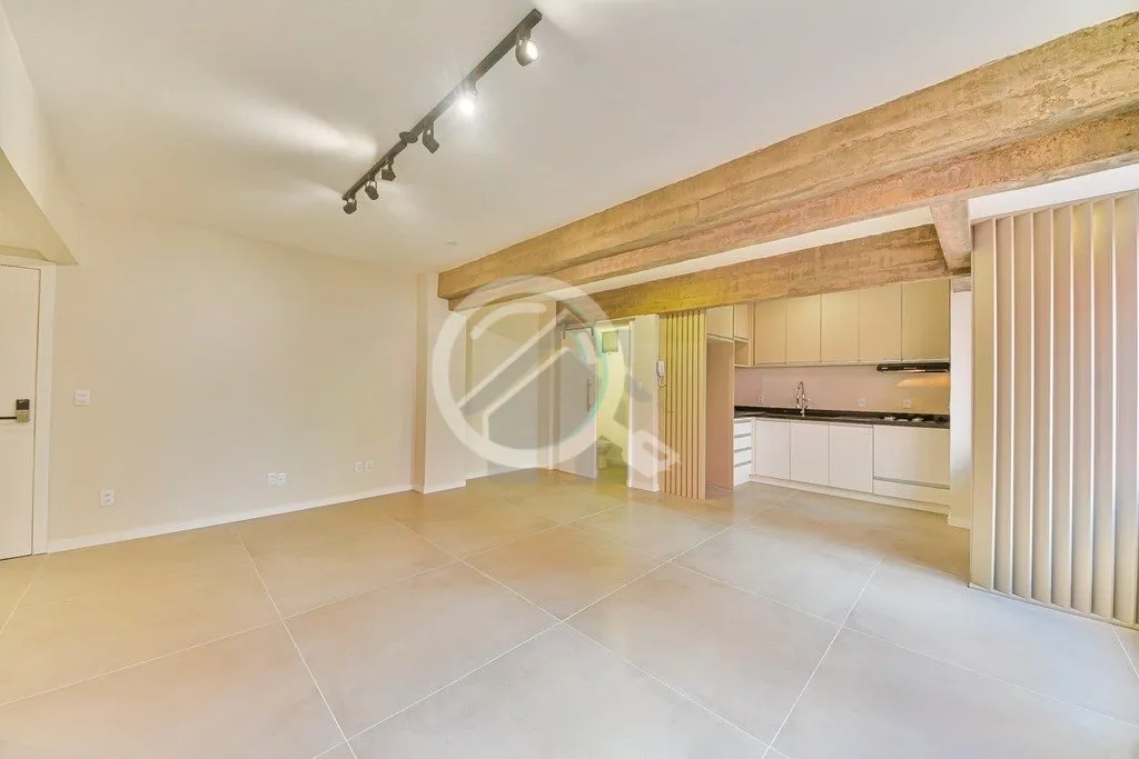 Imagem Apartamento finamente reformado em alto padrão com 2 dormitórios e 1 vaga de garagem no Bom Fim. L...