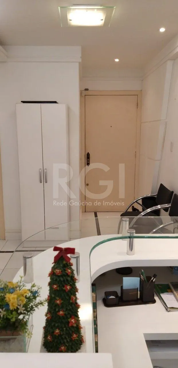 Imagem Sala comercial com 40m² privativos localizado no bairro Petrópolis em Porto Alegre/RS.