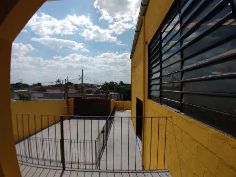 Imagem VENDA DE GALPÃO INDUSTRIAL/COMERCIAL NA VILA FERLÓPOLIS, EM ITAQUAQUECETUBA/SP, A/T 750m², A/C 400m², mezanino, casa de apoio e pátio. CONSULTE-NOS.
