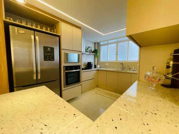 Imagem Belíssimo apartamento todo reformado FRENTE MAR-PORTEIRA FECHADA!