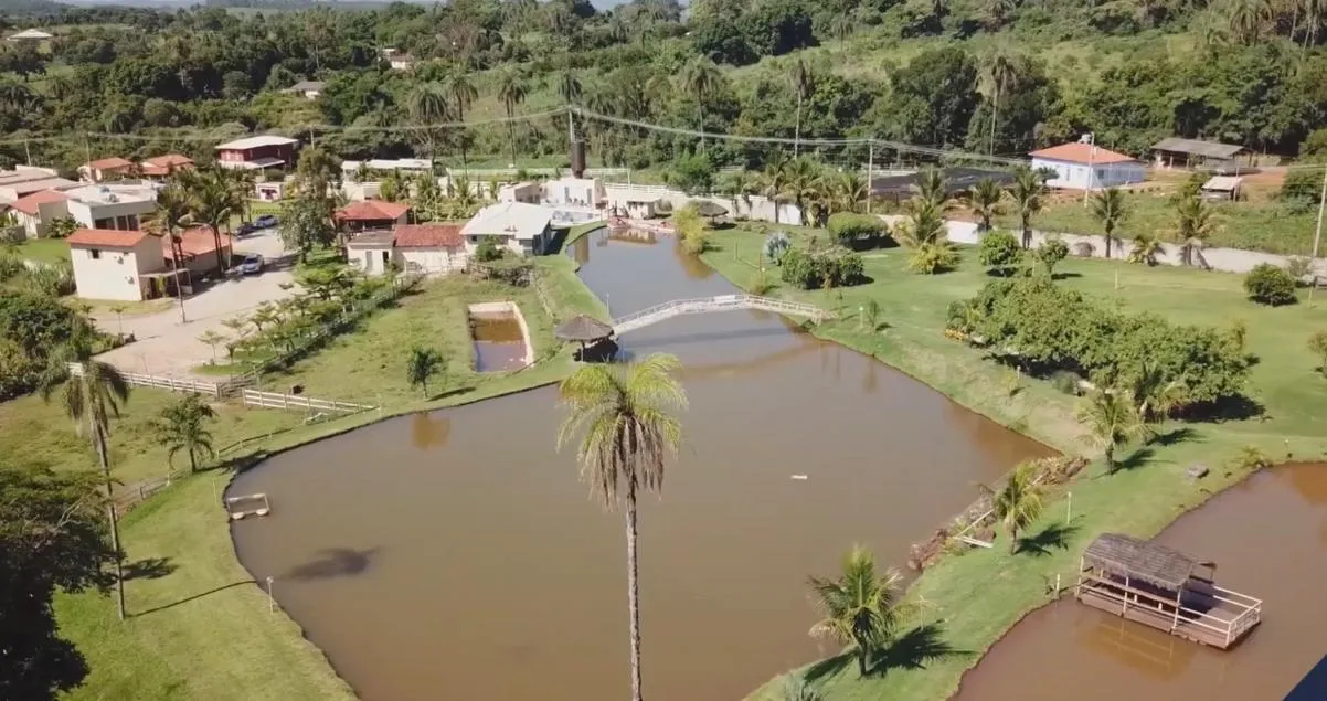 SÍTIO E POUSADA À VENDA | ( SERRA AZUL) com aproximadamente 30.000 m² de área