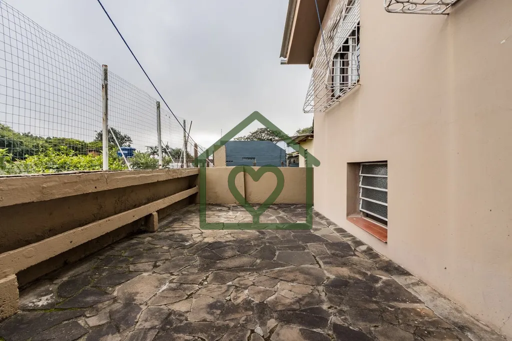 Imagem CASA DE 99m² COM 2 DORMITÓRIOS, 2 BANHEIROS, ESCRITÓRIO, COZINHA, LAVANDERIA, DESPENSA. AMPLO PÁ...