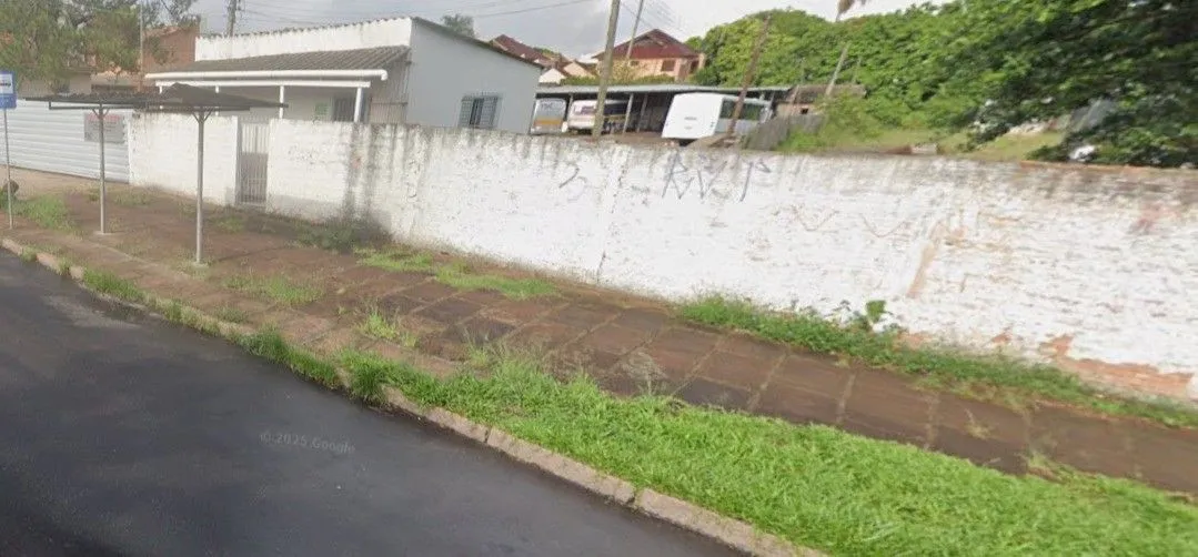 Imagem Excelente terreno no bairro Camaquã.