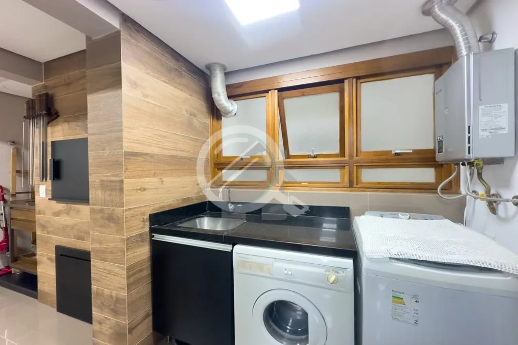 Imagem Apartamento porteira fechada com 3 dormitórios em edifício nobre no coração do Bairro Menino Deu...