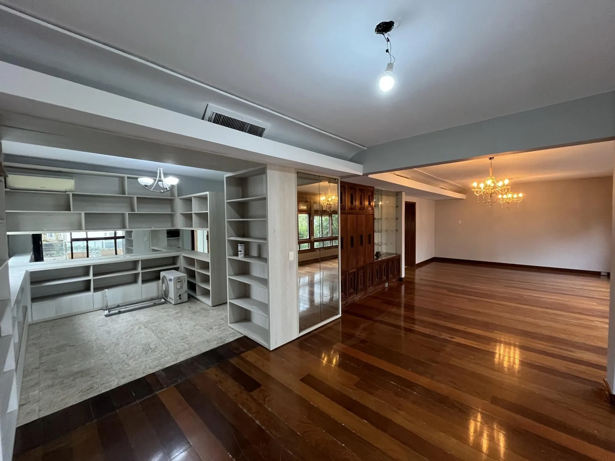 Imagem Apartamento de 3 quartos, suíte e 2 vagas de garagem no bairro Farroupilha POA
