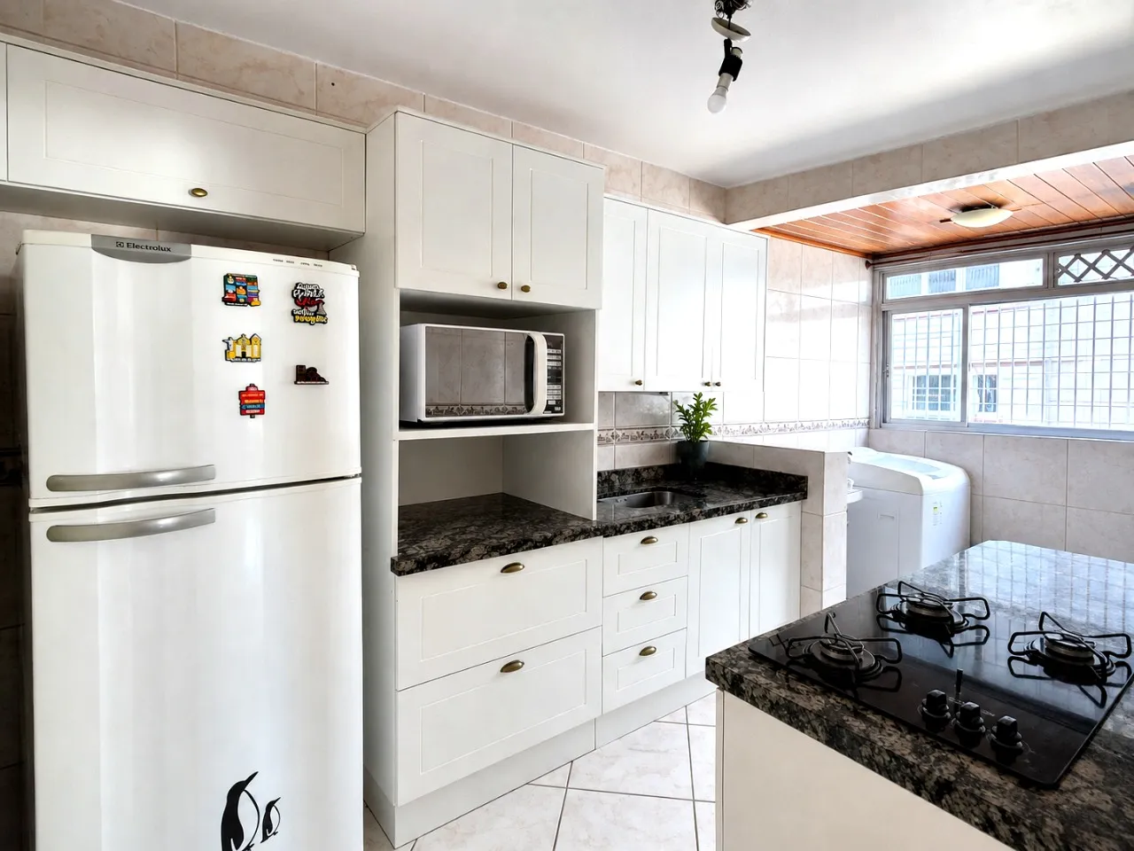Imagem Apartamento 2 dormitórios, semi-mobiliado, para locação no Jardim Dona Leopoldina. Térreo elevad...