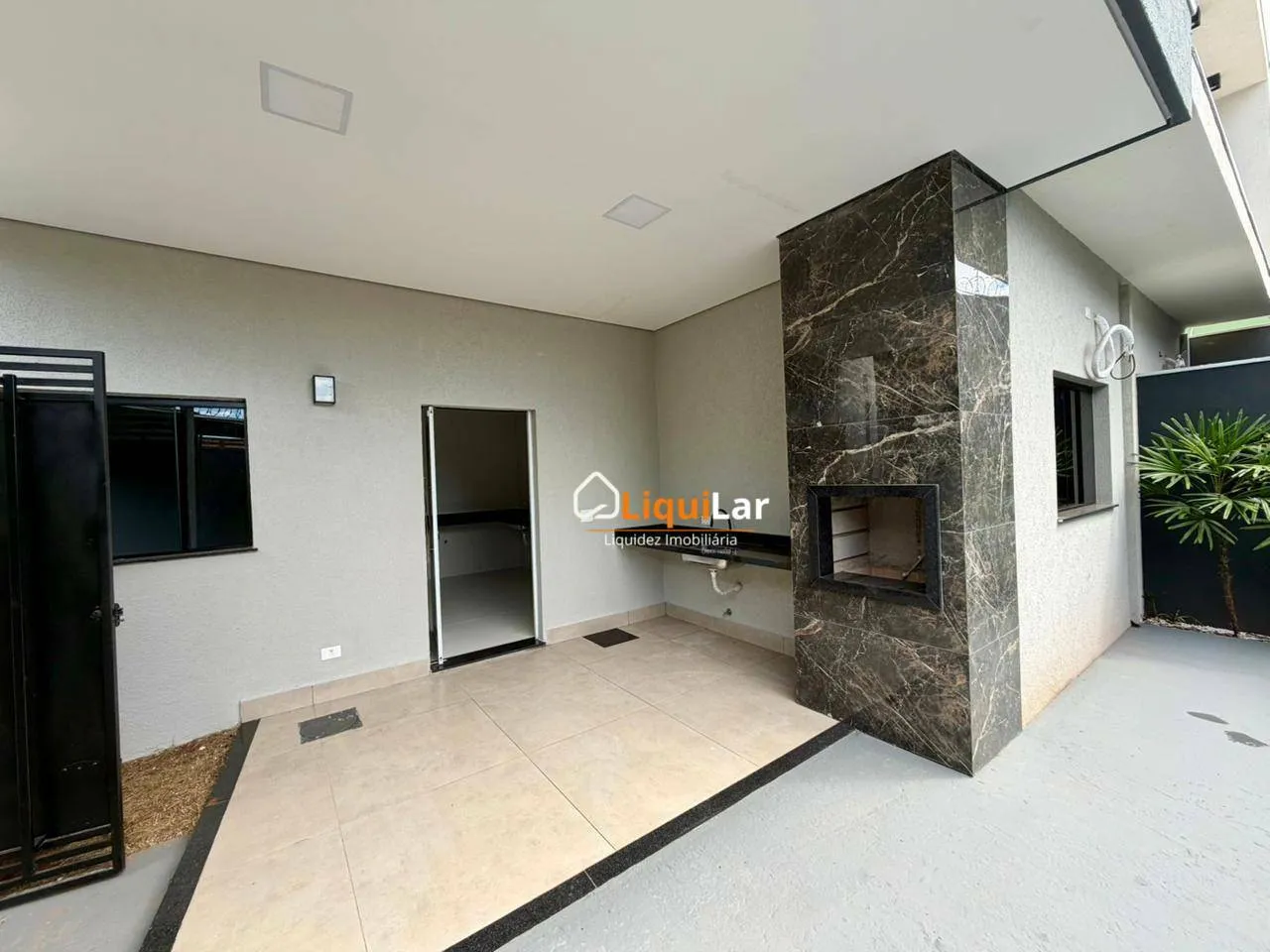 Imagem Casa à Venda no Bairro Tiradentes com 3 Quartos, Suíte e Área Gourmet Próxima à Lagoa Itatiaia