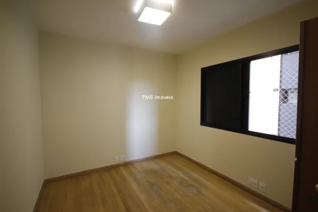 Imagem Apartamento à venda ou locação na Vila Nova Conceição, com 2 suítes, 2 vagas.