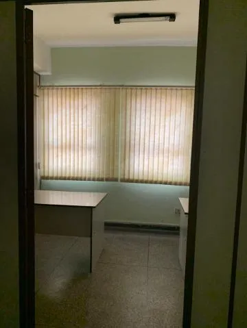 Imagem LOCAÇÃO DE SALA COMERCIAL NA VILA HULDA, EM GUARULHOS/SP, 60m² com 02 salas, recepção, 02 toaletes e sem vaga de estacionamento. CONSULTE-NOS.