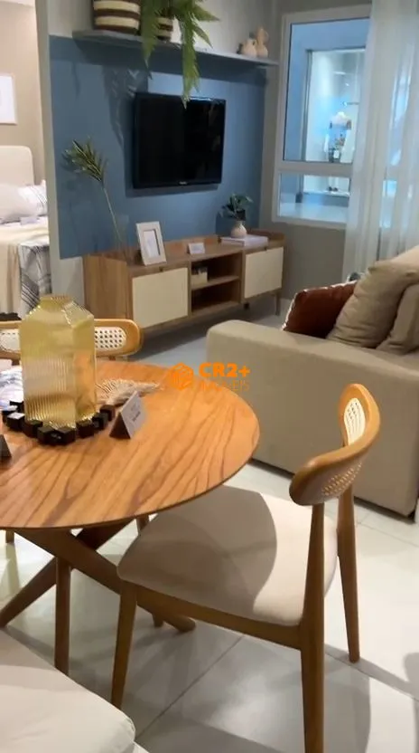 Imagem vendo apartamento localizado a poucos metros do mar, próximo à Praia da Conceiç
